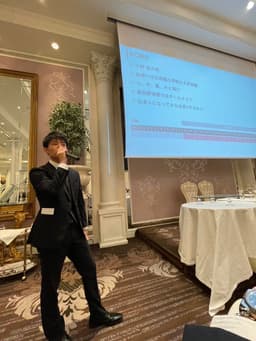 A profile image of R.O.