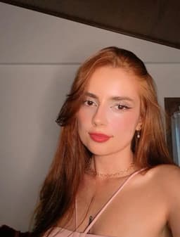 A profile image of Larissa Costa