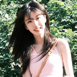 A profile image of Helene