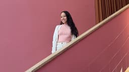 A profile image of Clara Pinheiro
