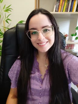 A profile image of Hellen Silva - Psi Organizada e Criativa