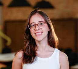 A profile image of Débora