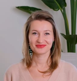 A profile image of Yana Senina l Recruitment Backstage