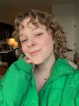 A profile image of Isabelle