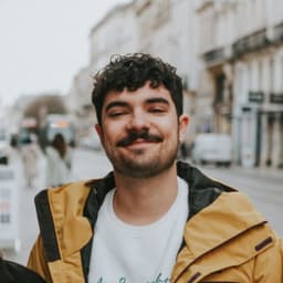 A profile image of Alejandro de la Cruz