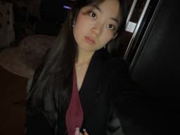 A profile image of linhvy