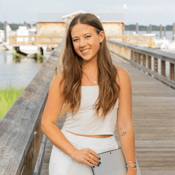 A profile image of Ella Gibson