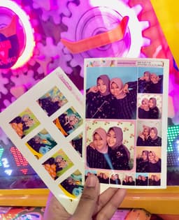 A profile image of cha