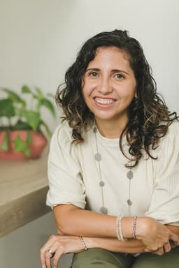 A profile image of Albely Santos Coach - Time Management Coach