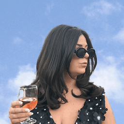 A profile image of Taylor Loren