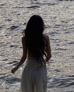 A profile image of versechronicals