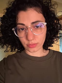 A profile image of Nari