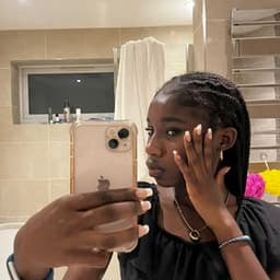 A profile image of sevnfvnmi