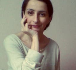 A profile image of Thea