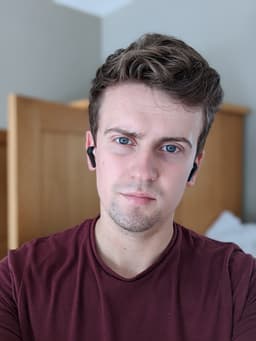 A profile image of benc0urt