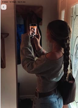 A profile image of Chloe H