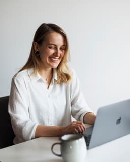 A profile image of Nini Reed