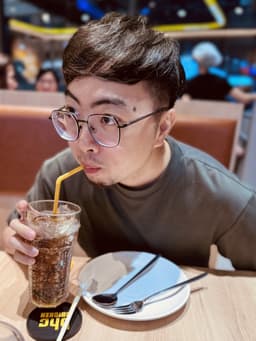 A profile image of Leon Hua