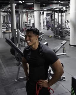 A profile image of Johnny Luna