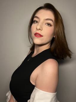 A profile image of Carol Reis