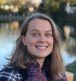 A profile image of Sydney in France