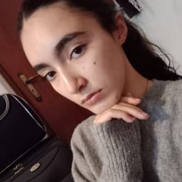 A profile image of Just Tilde 🌸