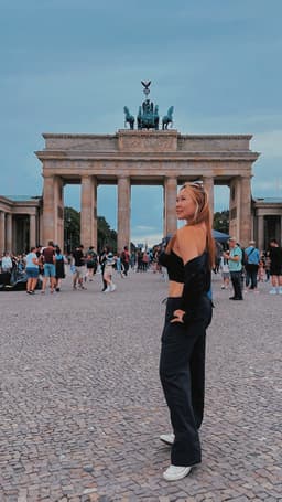 A profile image of Mimi in da house