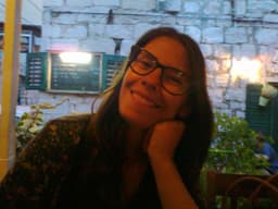 A profile image of Adriana Correia