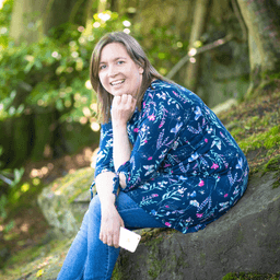 A profile image of Amy Hardie 💡 Out of the Blocks for Solopreneurs