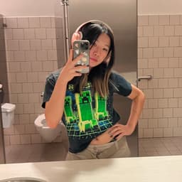 A profile image of Caitlin Le