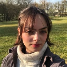 A profile image of Carolina Gonçalves