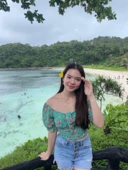 A profile image of Christi Toth