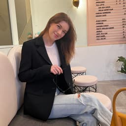 A profile image of Emma Cartlidge