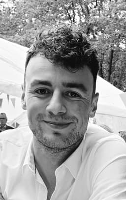 A profile image of Mr. Notion