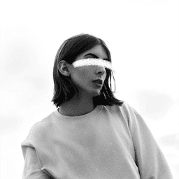 A profile image of Julie Bloo