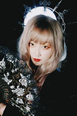 A profile image of lingxia Li