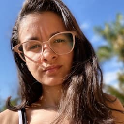 A profile image of Luiza Almada