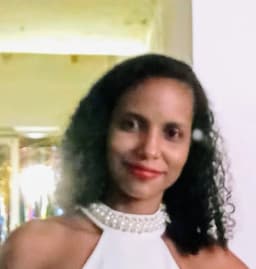 A profile image of Marcela Cardoso