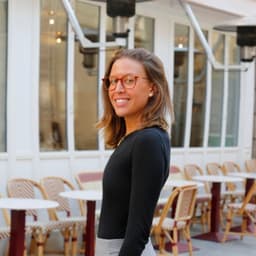 A profile image of Mariana Marins