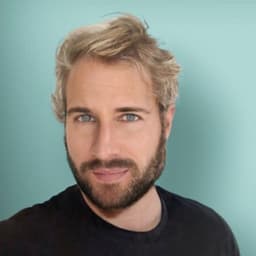 A profile image of Oliver Parker