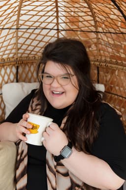 A profile image of R. Designs