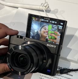 A profile image of Rue