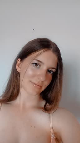 A profile image of Tania