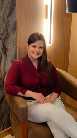 A profile image of Thaliane Oliveira