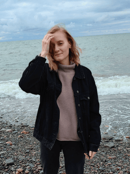 A profile image of Yullia